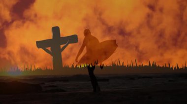 Gün batımında çapraz yürüyüş, dramatik gökyüzüne karşı sörfçü silueti. Sörf, okyanus, ufuk, macera, maneviyat