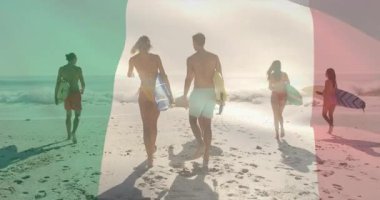 Kumlu sahilde renkli bir animasyonla yürüyen bir grup sörfçü. Sörf, okyanus, dalgalar, macera, yaşam tarzı, yaz