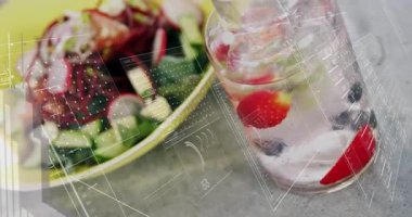 Taze salata ve veri işleme animasyon örtülü aşılanmış su. Beslenme, sağlıklı beslenme, detoks, ferahlık, sağlık, teknoloji