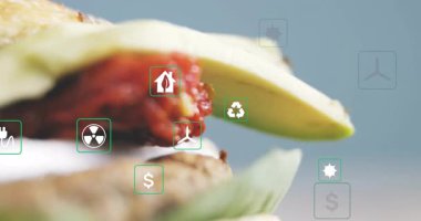 Çevresel simgelerle sandviç animasyonu sürdürülebilirliği ve enerji kavramlarını destekliyor. Çevre dostu, yeşil enerji, koruma, yenilenebilir, iklim, verimlilik