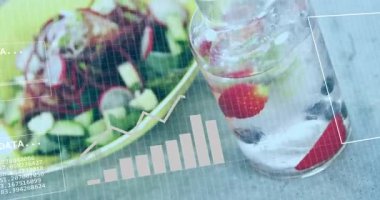 Veri grafikleri ve ikili kod ile salata ve içecek animasyonu. Teknoloji, analitik, gelecek, yenilik, beslenme, dijital