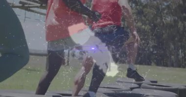 Dijital beyin animasyonu ile koşan sporcular fütüristik ortamda üst üste biniyor. Spor, teknoloji, yenilik, fitness, hareket, biyomekanik