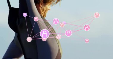 Esneme, ağ bağlantılarının animasyonu okul ortamında örtüşüyor. Teknoloji, yenilik, dijital, eğitim, veri, iletişim