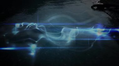 Geceleri karanlık su yüzeyinde akan mavi enerji animasyonu. Soyut, geleceksel, dijital, teknoloji, ışıltı, akışkan