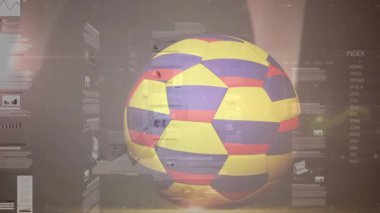 Dijital veriler ve grafikler üzerinde renkli futbol topu animasyonu. teknoloji, finans, analitik, spor, gelecekçilik