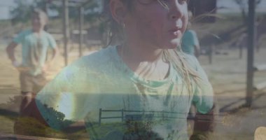 Rüya gibi animasyonlar, okul ortamında manzara örtüşen açık havada çocuklar. Çocukluk, eğitim, yaratıcılık, hayal gücü, hayal gücü