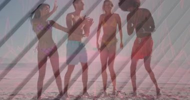 Sahilde dans eden genç yetişkinler, kalp atışı animasyonlarıyla eğleniyorlar. Dans, gençlik, tasasız, hareketli, günbatımı