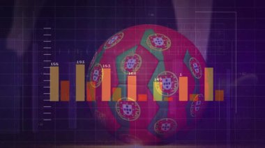 Futbol topunun dijital veri grafiklerini ve grafiklerini renklerle kaplayan animasyon. Veri görselleştirme, analitik, spor, teknoloji, bilgi, istatistik