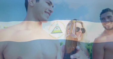 Nikaragua bayrak animasyonunda içkiyle kadeh kaldıran insanlar. Kutlama, dostluk, etkinlik, şenlik, toplantı