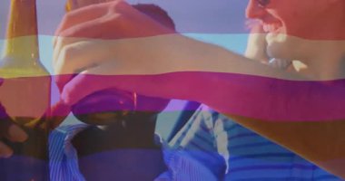 İçkilerin ve müziğin tadını çıkarmak, renkli animasyonları olan insanlar. Kutlama, gece hayatı, eğlence, eğlence, arkadaşlık, sosyalleşme