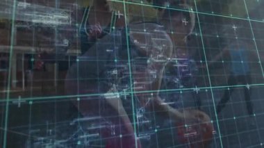 Hareketlerini çevreleyen animasyon dijital veri şebekesine sahip koşan sporcular. Atletizm, teknoloji, yenilik, hareket, analiz, spor