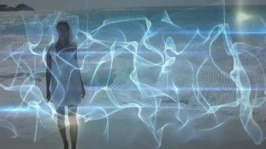 Soyut mavi dalga animasyon örtüsüyle sahilde yürüyen kişi. Okyanus, deniz kıyısı, dijital, yaratıcı, sükunet, huzur