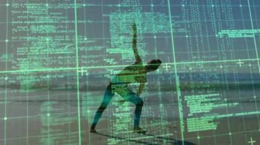 Sahilde yoga yapan kişi dijital kodlarla animasyonu örtüyor. Meditasyon, farkındalık, sükunet, teknoloji, dinginlik, refah