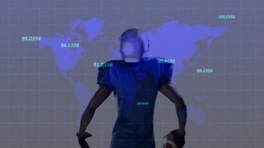 Amerikan futbolcu silueti dünya haritası ve sayısal verilerin animasyonuyla. Spor, atlet, dijital, konsept, strateji, rekabet