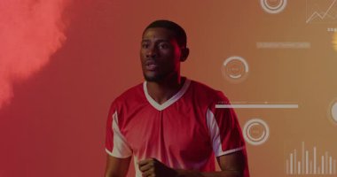 Portakal dumanı arka planında animasyon ve veri grafikleriyle koşan bir sporcu. fitness, data görselleştirme, dijital, kinetik, hareket, spor