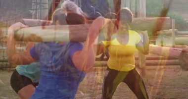 Açık havada kütükleri kaldıran, soyut şekil ve renklerin animasyonuyla çevrili bir kadın. Doğa, yaratıcılık, yenilikçi, dijital sanat, fantezi, ifade