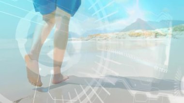Büyüme ve teknoloji kavramlarıyla sahilde yürüyen ayaklar animasyonu örtüyor. Doğa, yenilik, ilerleme, dijital, geleceksel, kalkınma