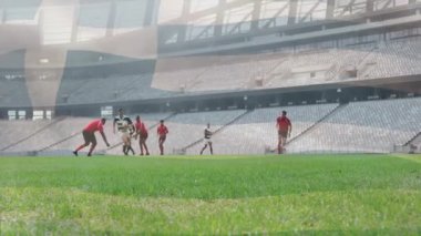 Yeşil sahada koşan rugby oyuncuları büyük boş stadyumda animasyonla koşuyorlar. Spor, takım çalışması, şampiyonluk, rekabet, aktif, açık hava
