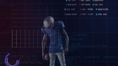 Futbolcu topu borsa verileri ve grafikleri üzerinde tutuyor. Finans, yatırım, ekonomi, analitik, spor, teknoloji