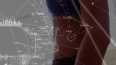 Spor yapan kişi üzerinde dijital veri ağı animasyonu, fitness ölçümleri gösteriyor. Teknoloji, egzersiz, sağlık, analitik, sanal, izleme
