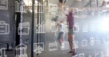 Spor salonunda egzersiz yapan, dijital iş animasyonu sahnesi olan insanlar. Fitness, egzersiz, teknoloji, yenilik, refah