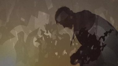 Arkaplanda animasyon olan soyut geometrik desen üzerinde eğilen kişi. renkli, fütüristik, tasarım, modern, yaratıcı, sanatsal