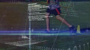 Futbolcuyu hareket halinde tutan dijital veri ve grafiklerin animasyonu. İstatistikler, analitik, spor, performans, teknoloji, veri görselleştirmesi