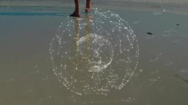 Kumsalda dikilen kişi üzerinde bağlantı ve veri işleme animasyonu ağı. Teknoloji, ağ oluşturma, dijital, geleceksel, hareket, görselleştirme