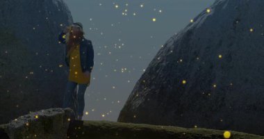 Kayalık yolda yürüyen, şapkalı kadın ışıldayan animasyon parçacıklarıyla çevrili. Doğa, macera, keşif, açık hava, yaratıcılık, sihir