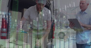 Kutuları arabaya koyan adamın veri işleme görüntüsü. küresel sevkiyat, dağıtım ve bağlantılar konsepti dijital olarak oluşturuldu.