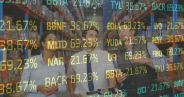 Depoda çalışan insanların borsa görüntüsü. küresel sevkiyat, dağıtım ve bağlantılar konsepti dijital olarak oluşturuldu.