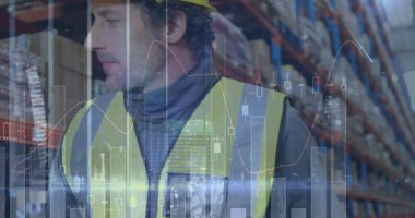 Depoda çalışan adamın istatistik ve mali veri işleme görüntüsü. küresel gönderim ve bağlantılar konsepti dijital olarak oluşturulmuş görüntü.