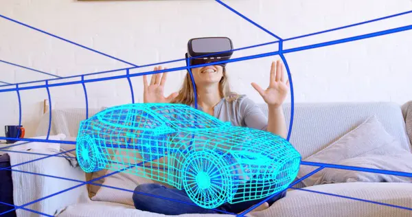 Evde VR kulaklık takan bir kadının üzerine 3 boyutlu teknik bir araba çizimi. teknoloji, tasarım ve dijital arayüz kavramı dijital olarak oluşturulmuş görüntü.