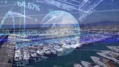 Tekneler ve yatlarla marina üzerinde dünya ve finansal veri animasyonu. Finans, dijital, analitik, deniz, yatırım, teknoloji