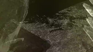 Koyu arkaplanda yeşil ve beyaz dokuları olan dijital manzara animasyonu. Gelecek, teknoloji, soyut, tasarım, ağ, siber uzay