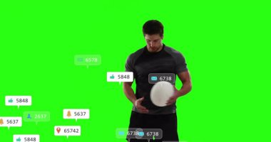 Sosyal medya beğeni ve takipçi animasyonu olan ragbi topu tutan bir adam. Spor, takım çalışması, atlet, yarışma, dijital, katılım