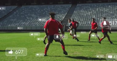 Sosyal medya bildirimleri ile sahadaki ragbi oyuncuları animasyonu örtüyor. Spor, takım çalışması, iletişim, teknoloji, bağlantı, dijital