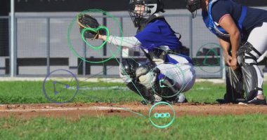 Beyzbol oyuncuları simge ve çizgilerin dijital animasyon örtüsüyle hareket halindeler. Spor, teknoloji, takım çalışması, hareket, atletizm, rekabet