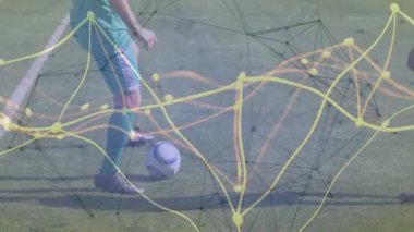 Top sektirme, ağ veri animasyonu yapan oyuncu iş başında. atlet, teknoloji, hareket, dijital, bağlantı, etkileşim