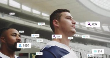 Stadyumda, futbolcu sosyal medya ikonlarının animasyonuyla etkileşime geçiyor. Spor, dijital, teknoloji, etkileşim, sanal, multimedya