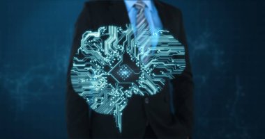 Sanal beyin hologramı olan takım elbiseli bir iş adamı. Yapay zekayı simgeliyor. Teknoloji, yenilik, fütüristik, kurumsal, holografik, sanal