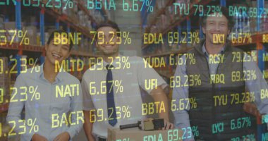 Depoda çalışan insanların borsa görüntüsü. küresel sevkiyat, dağıtım ve bağlantılar konsepti dijital olarak oluşturuldu.