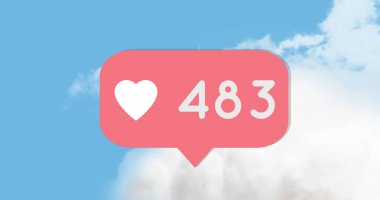 Gökyüzü arkaplanı üzerinde sayı metni olan kalp simgesinin dijital görüntüsü. Sosyal medya, katılım, bağlantı, büyüme, etkileşim.