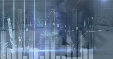 Ofiste yürüyen iş adamlarının finansal veri işleme görüntüsü. küresel finans, iş ve dijital arayüz kavramı dijital olarak oluşturulmuş görüntü.