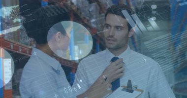 Depoda çalışan kadın ve erkeğin istatistik ve mali veri işleme görüntüsü. küresel gönderim ve bağlantılar konsepti dijital olarak oluşturulmuş görüntü.