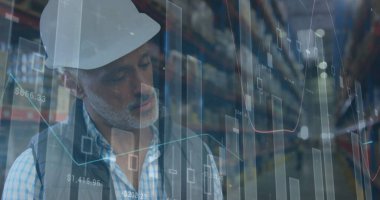 Depoda çalışan adamın istatistik ve mali veri işleme görüntüsü. küresel gönderim ve bağlantılar konsepti dijital olarak oluşturulmuş görüntü.