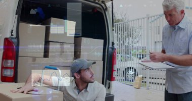 Kutuları arabaya koyan adamın veri işleme görüntüsü. küresel sevkiyat, dağıtım ve bağlantılar konsepti dijital olarak oluşturuldu.