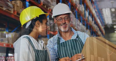 Depoda çalışanların veri işleme görüntüsü. küresel sevkiyat, dağıtım ve bağlantılar konsepti dijital olarak oluşturuldu.