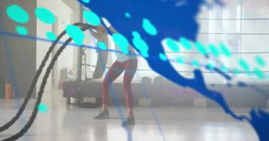 Spor salonundaki spor meraklısı dinamik mavi ve yeşil animasyon örtüsüyle egzersiz yapıyor. Egzersiz, egzersiz, teknoloji, atletik, aktif, motivasyon