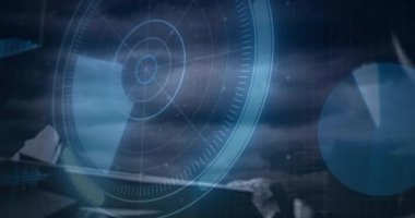 Soyut geometrik şekiller ve karanlık gökyüzü üzerindeki fütüristik radar arayüzü animasyonu. teknoloji, dijital